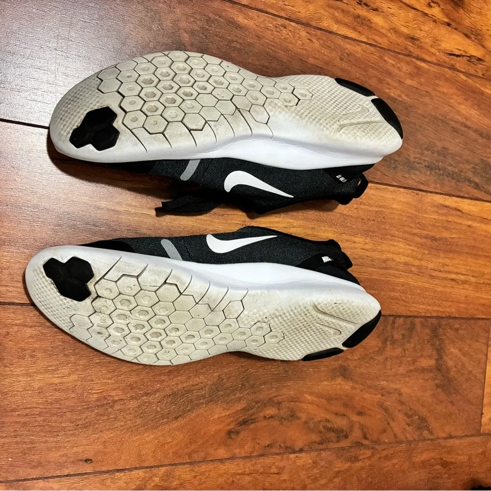 Nike Women's Flex Experience8 Running Shoe Size 9.5 Black Gray Sneaker Low Top - Picture 5 of 5